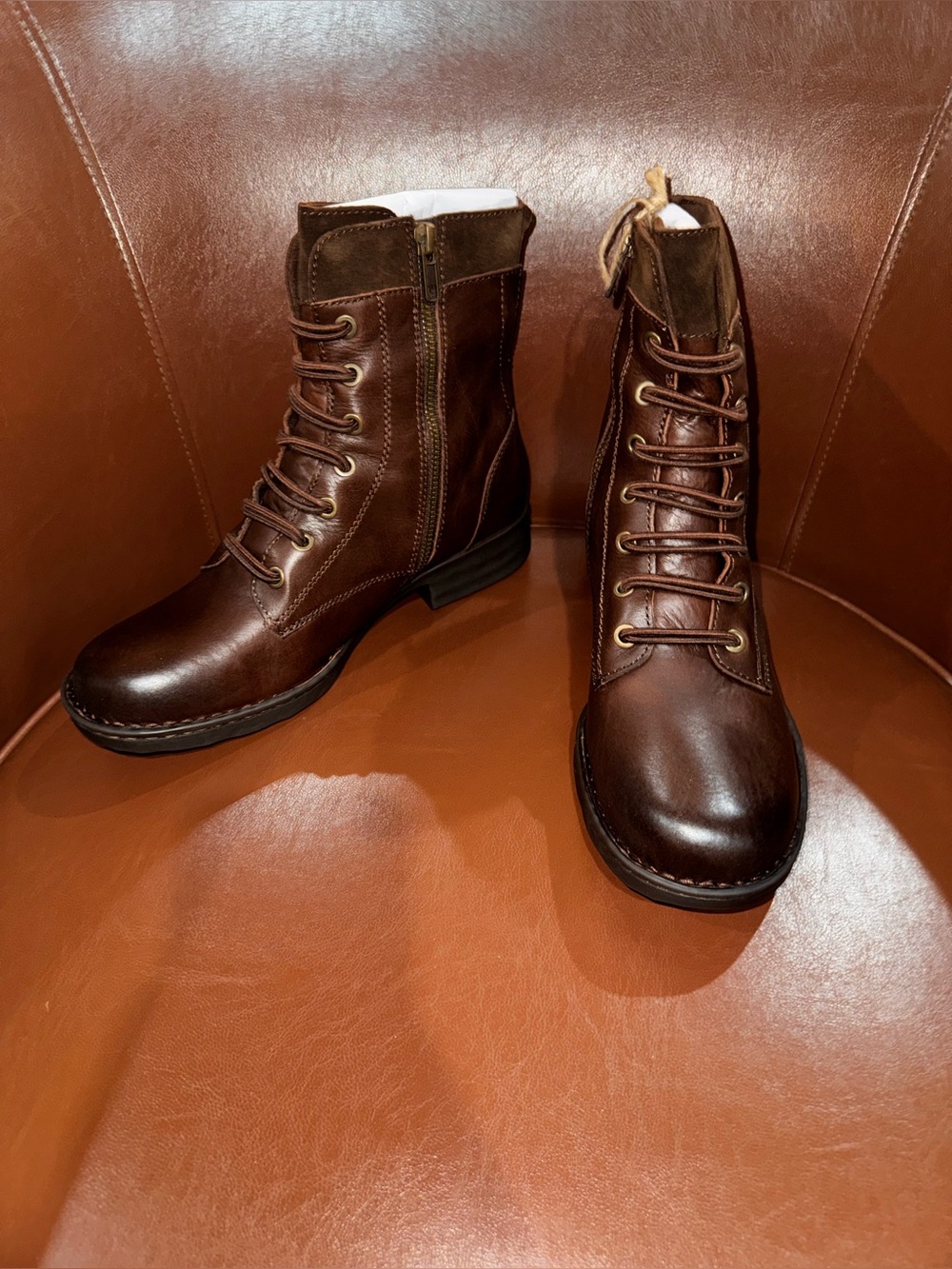 NWB BORN McKenna Dark Brown Leather Lace Up Combat Booties Size 8